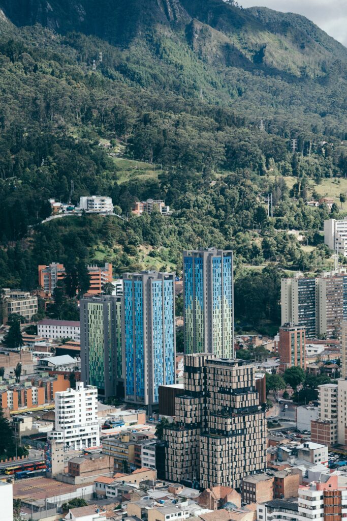 - Software para Logística y Transporte en Colombia: Casos Reales de Optimización